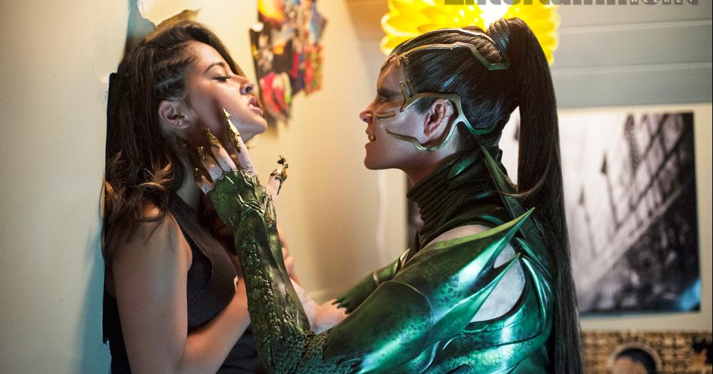 Power Rangers: Ranger Amarela em cena de luta com Rita Repulsa