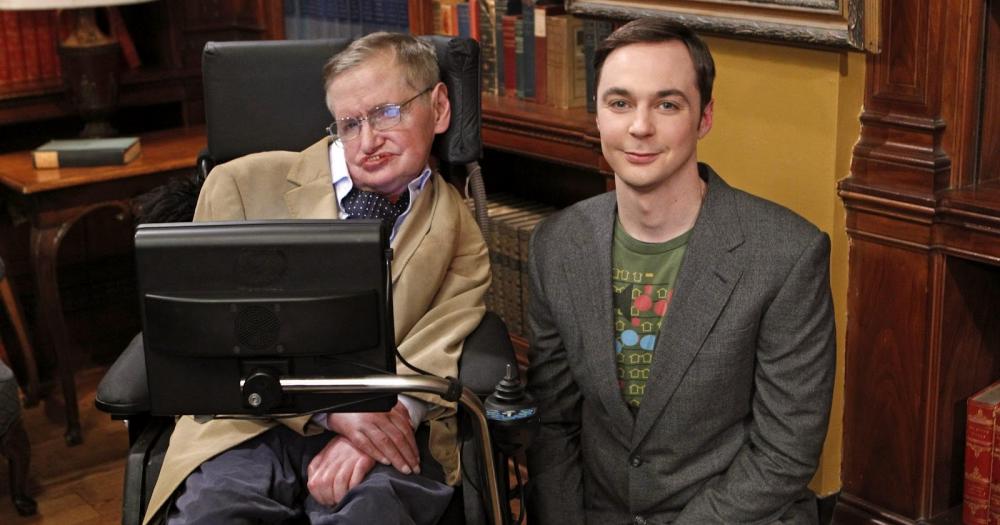 Elenco de The Big Bang Theory presta tributo a Stephen Hawking