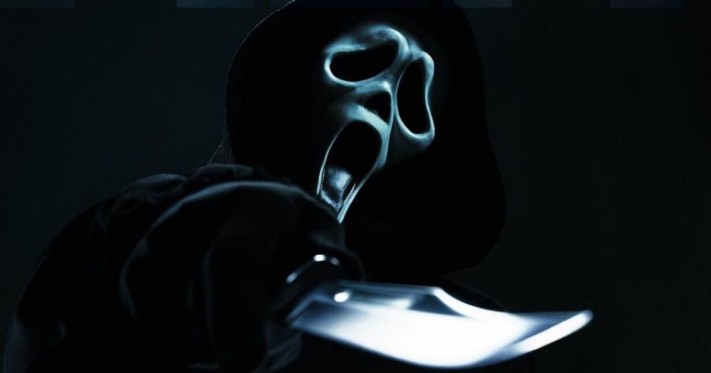 Novas imagens de Pânico 6 e seu Ghostface brutal 